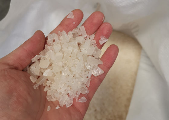 ราคาดี ผงอะลูมิเนียมซัลเฟตที่มีความเสถียรทางเคมี / ชิ้นสำหรับการละลายน้ำ ออนไลน์